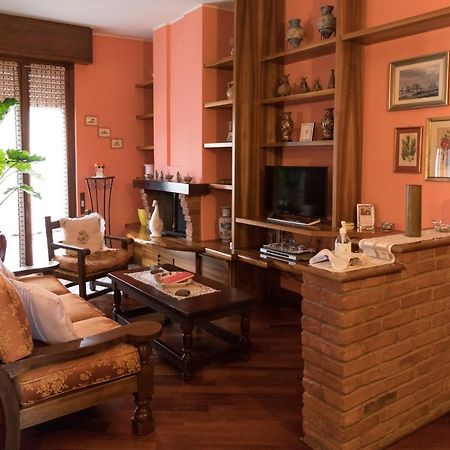 A Casa Di Anna, Elegant Flat In Cremona Apartment Luaran gambar